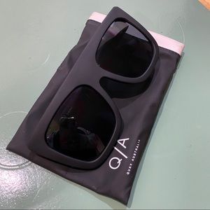 Quay Australia - CAFE RACER Sunglasses - Black